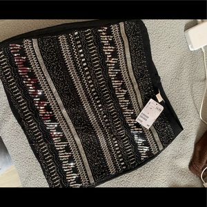 H&M skirt, never worn. Beautiful and súper elegant